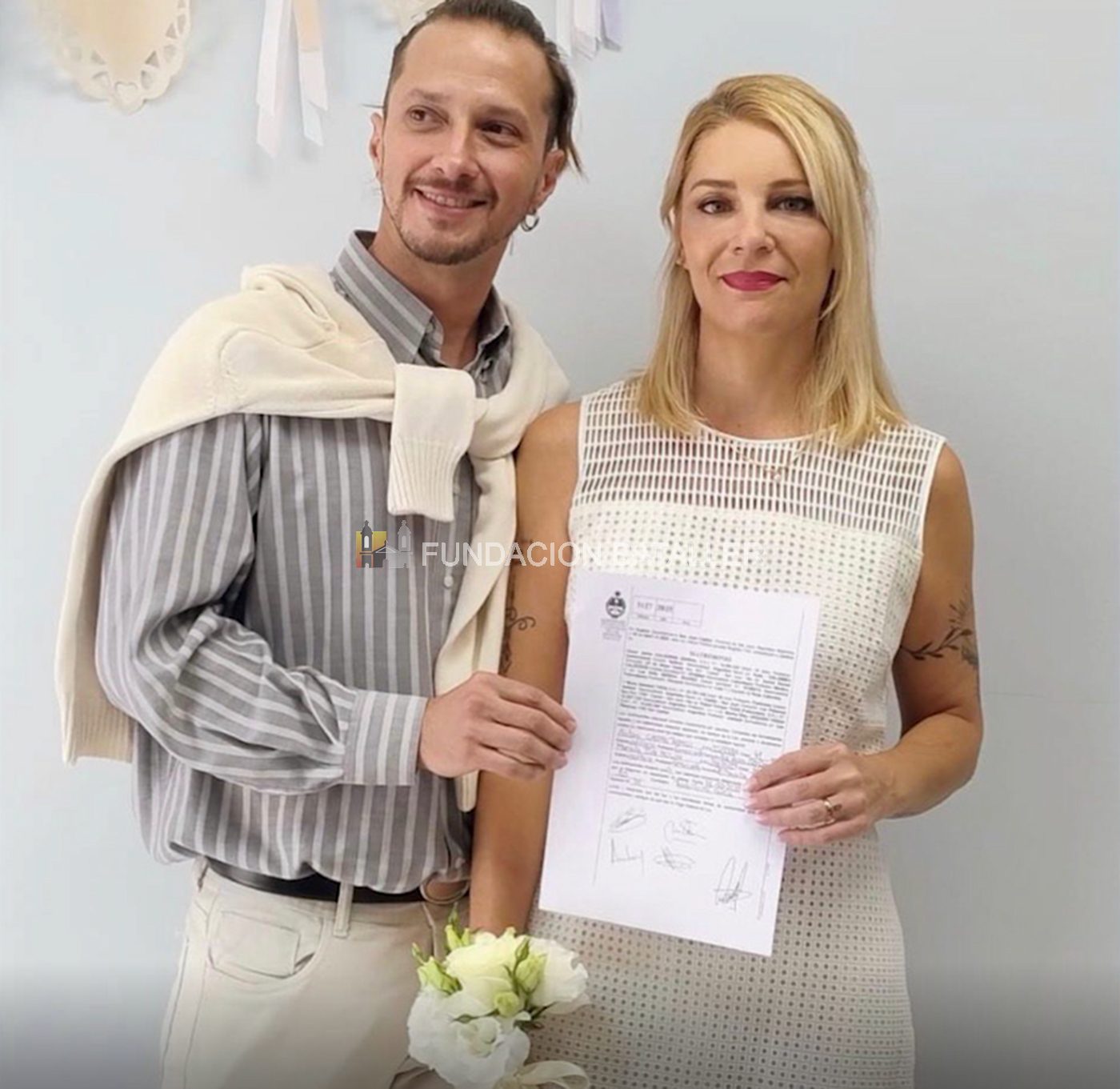 Luego de dos semanas de conocidos, Soledad Tassi y Óscar Javier se pusieron de novios. Ella dice que “cuando le propuse”. La imagen es luego de celebrado el casamiento.