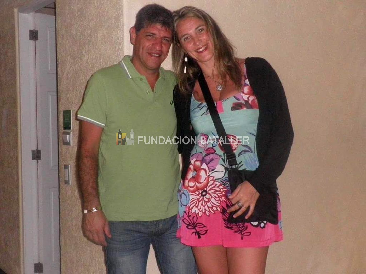 Carla Morel, ex jugadora de voley y mosaiquista y Fabián Armoa director técnico de UPCN Voley, además fue técnico de la selección nacional