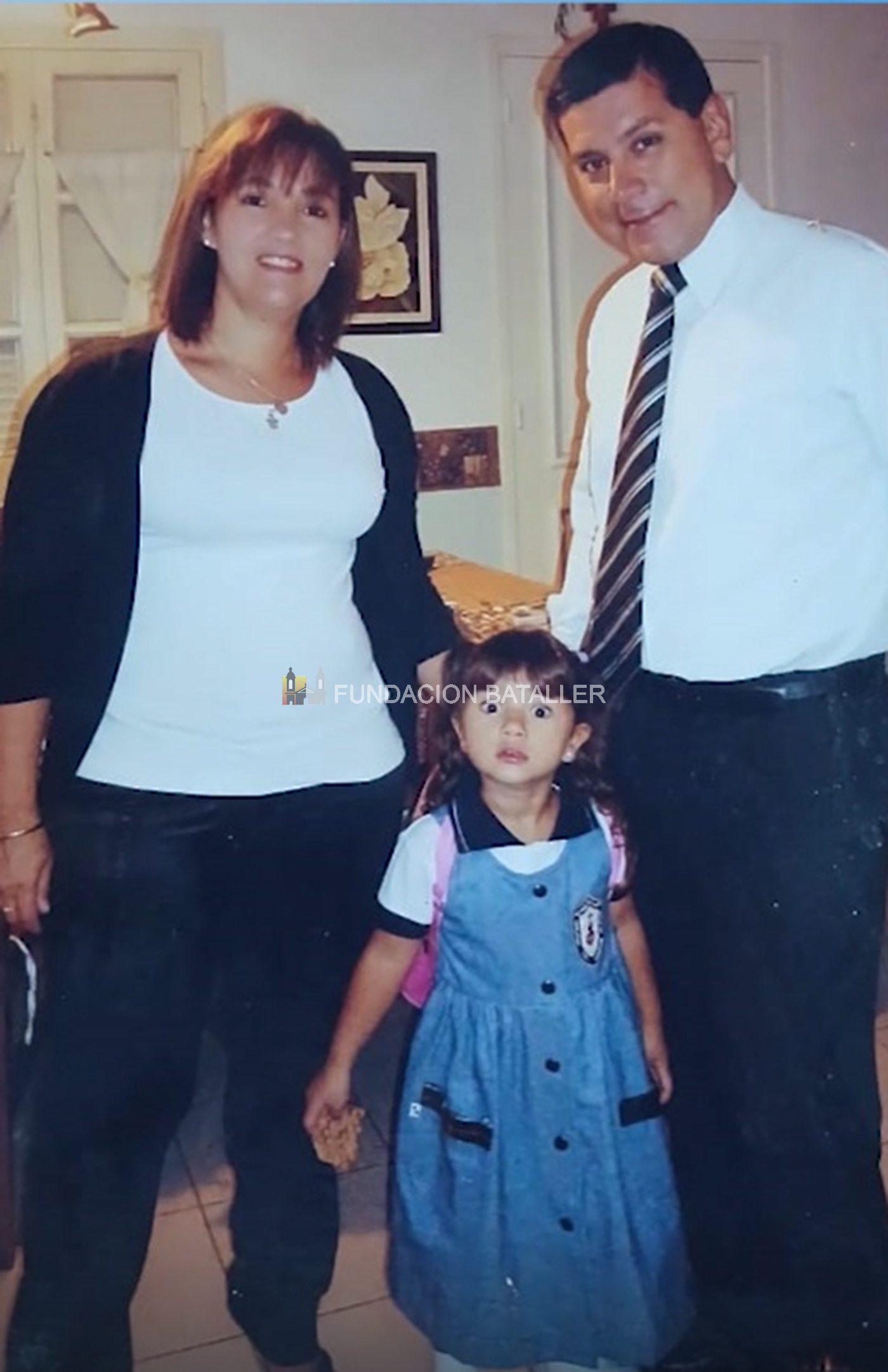 María Beatriz Herrero y Gastón Sugo y junto a ellos la pequeña Constanza
