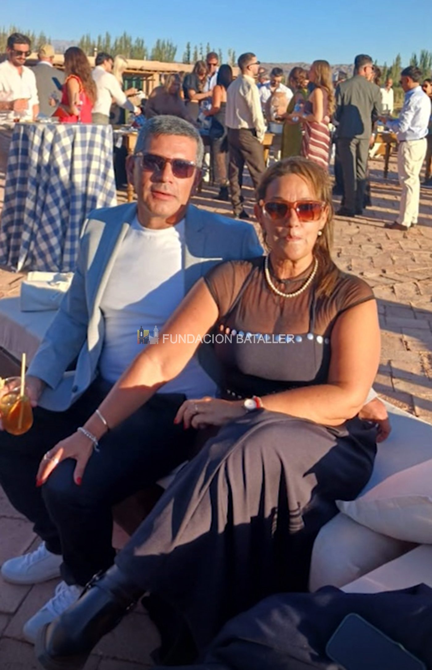 Gastón Sugo y María Beatriz Herrero disfrutando de una reunión social