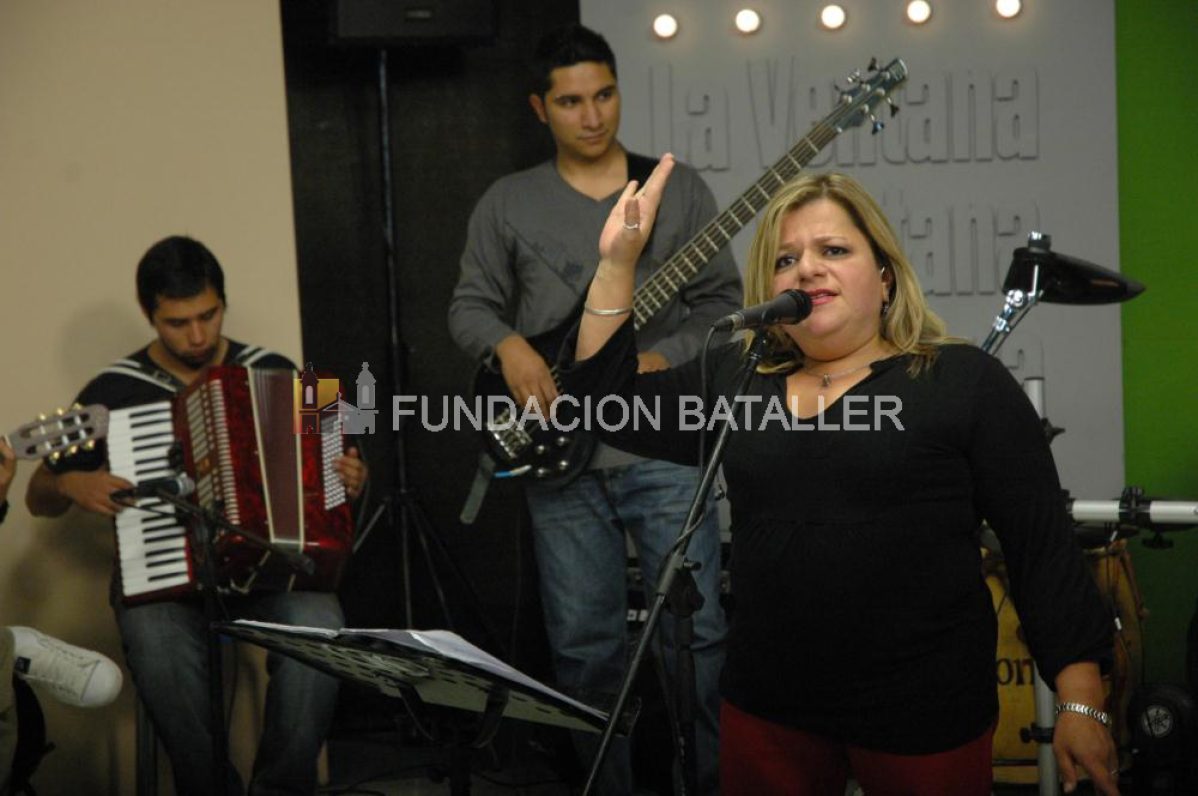 Claudia Pirán: "De chica jugaba a hacerle coros a Ricardo Montaner"