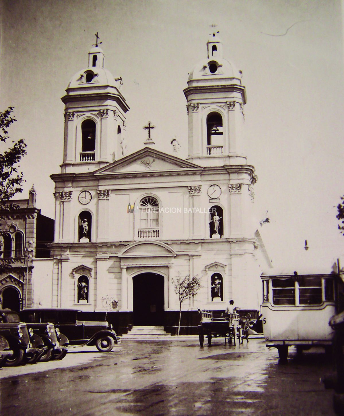 6 de diciembre. En 1941 la Catedral de San Juan es declarada Monumento histórico