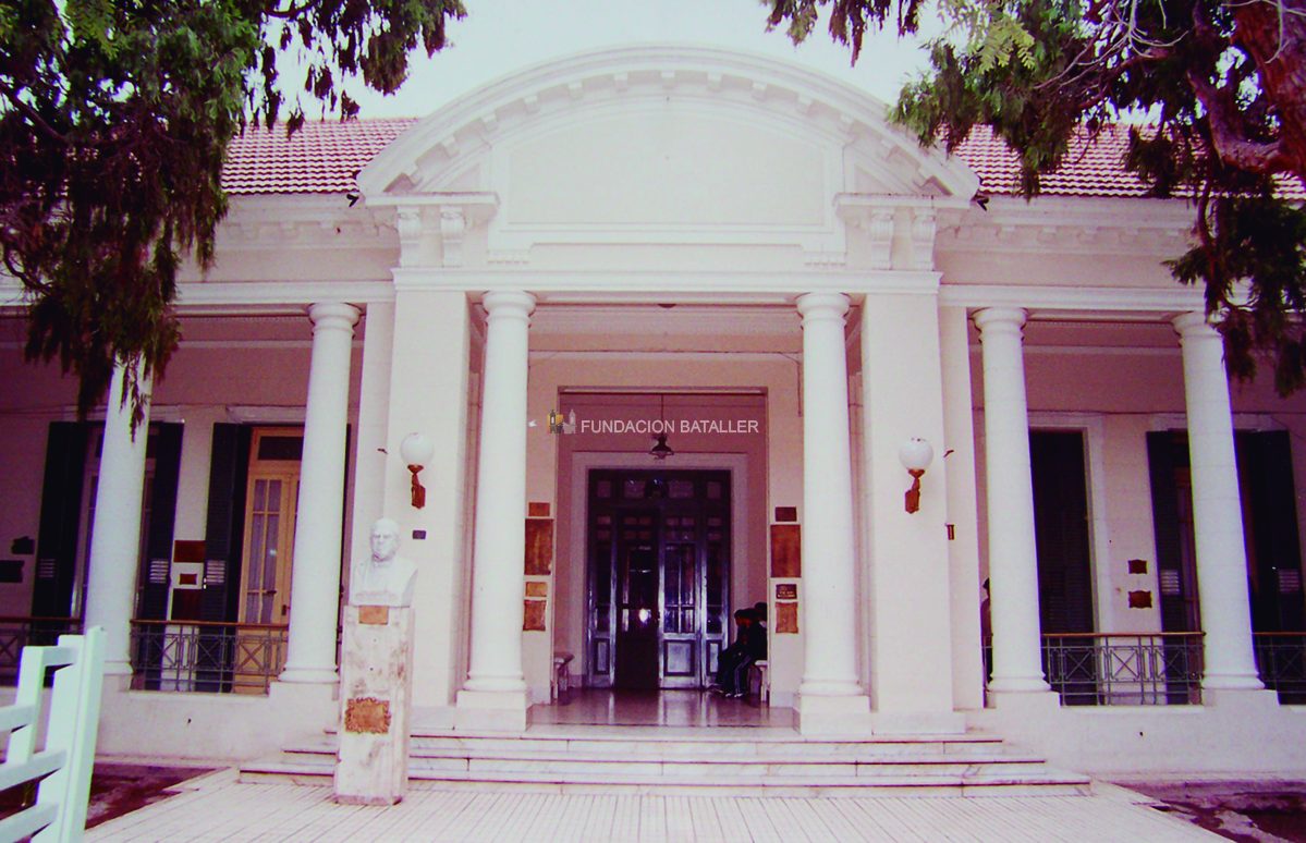 Colegio Nacional Monseñor Pablo Cabrera