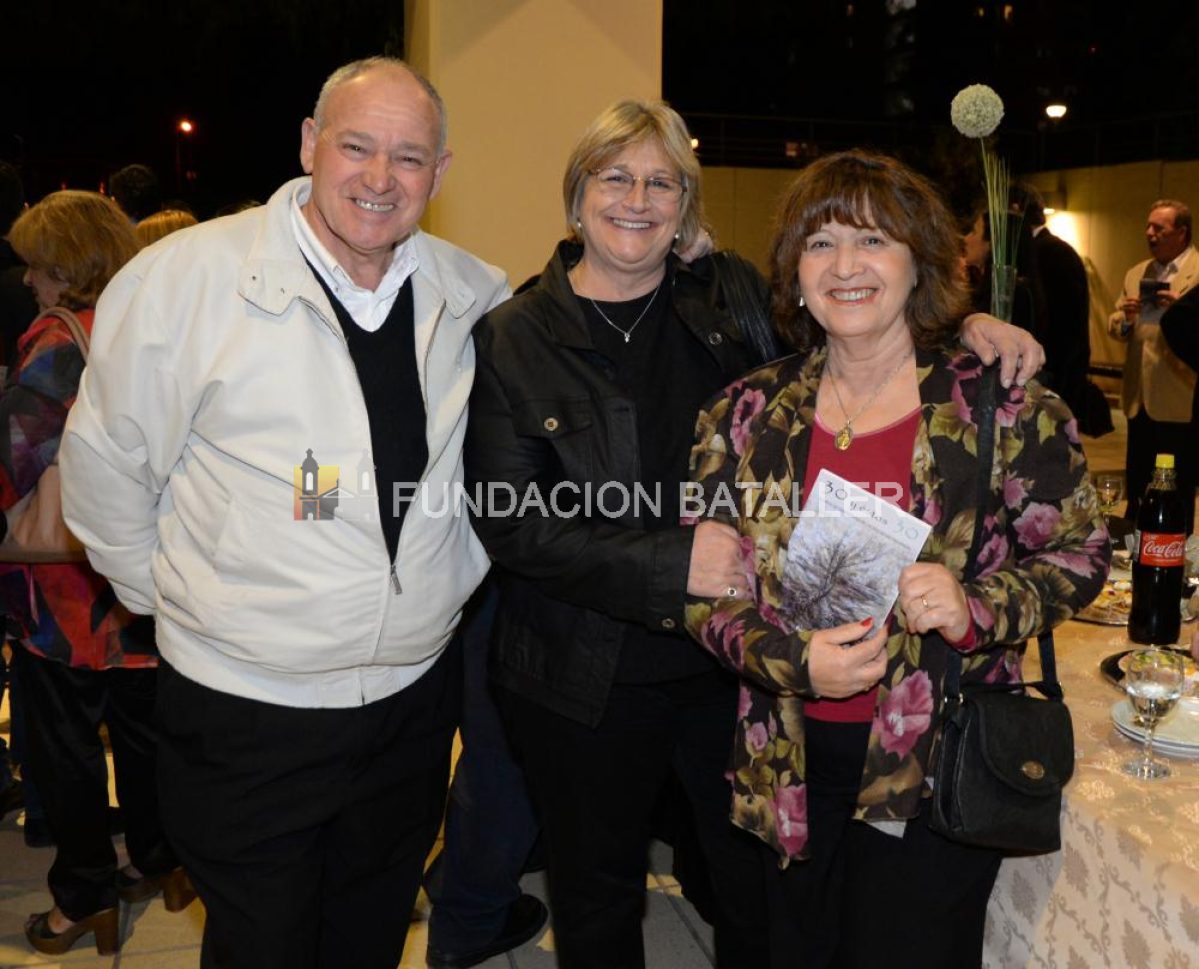 Ana María Nieto presentó su nuevo libro “30 y estos 30”