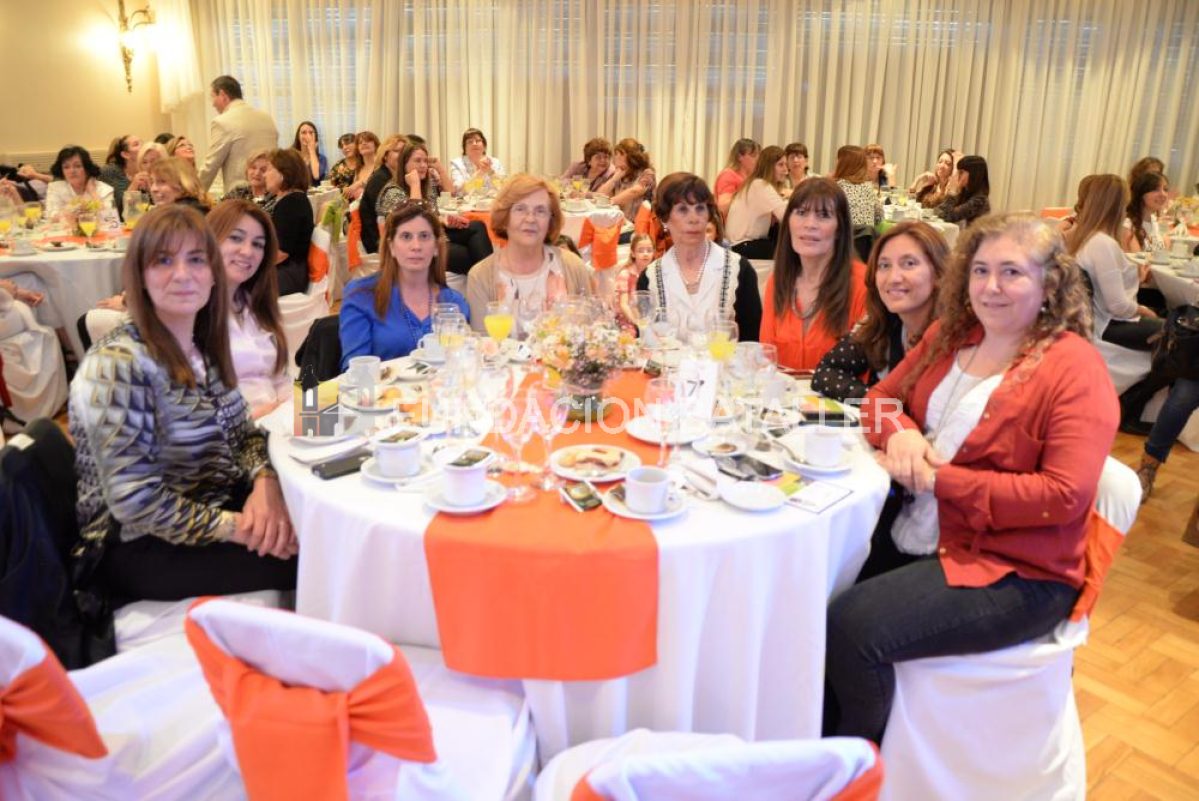 Un té y desfile para ayudar a prevenir la ceguera infantil en el Club Social