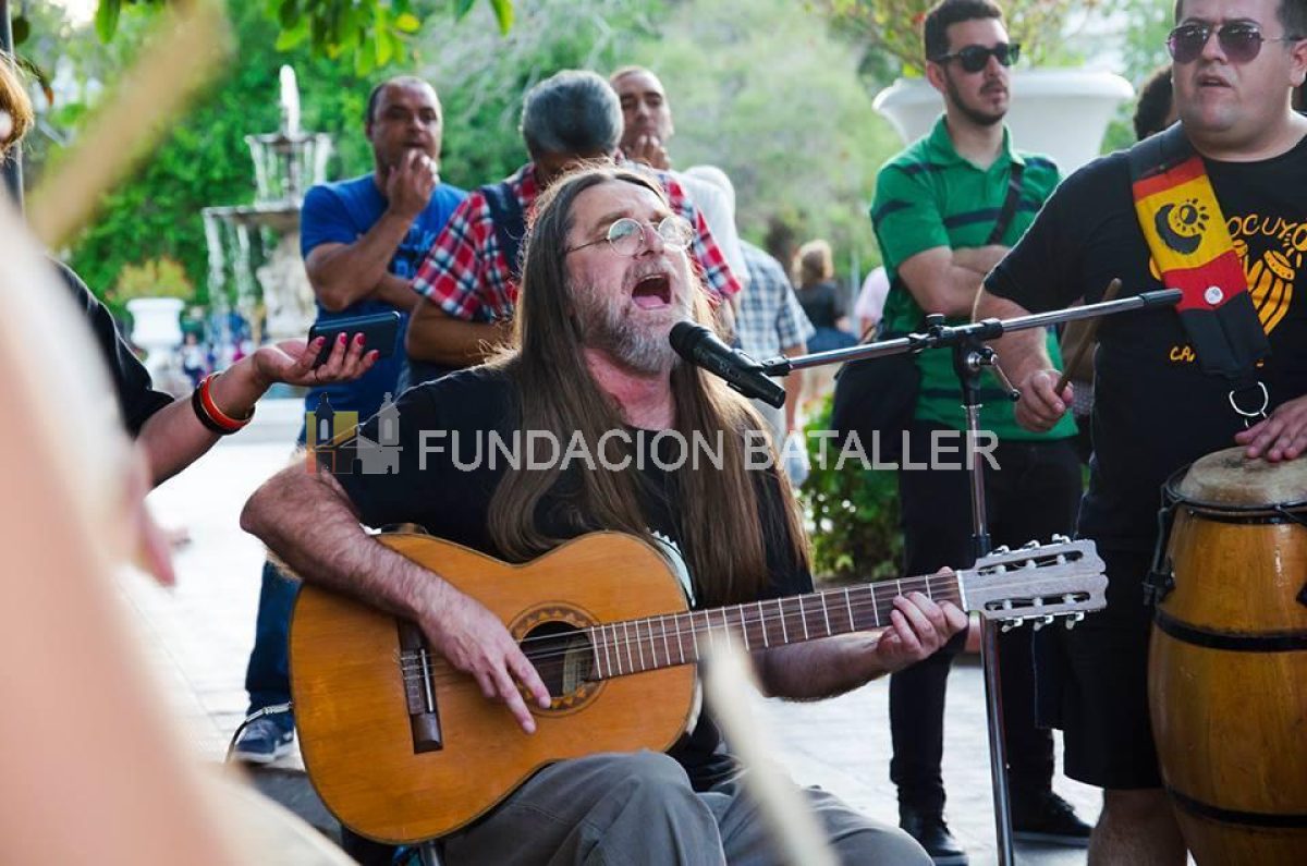 Daniel Giovenco:  el cantor que  cambió el rock por cuecas y tonadas