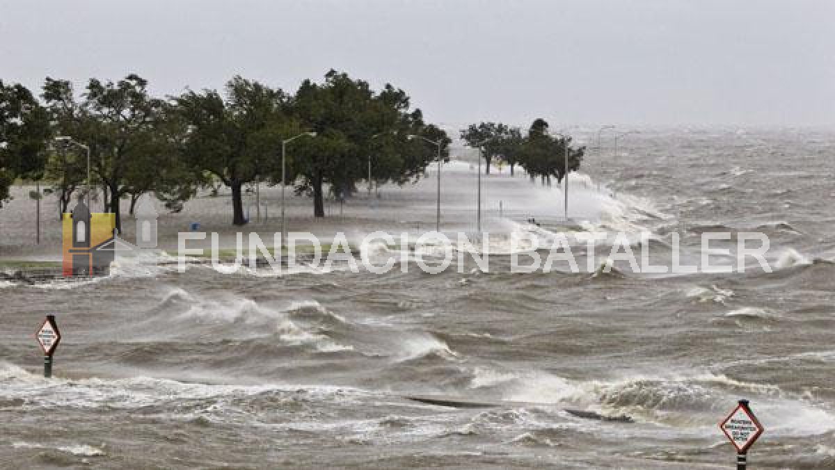 El huracán "Isaac" llegó a Nueva Orleans en el aniversario de "Katrina"
