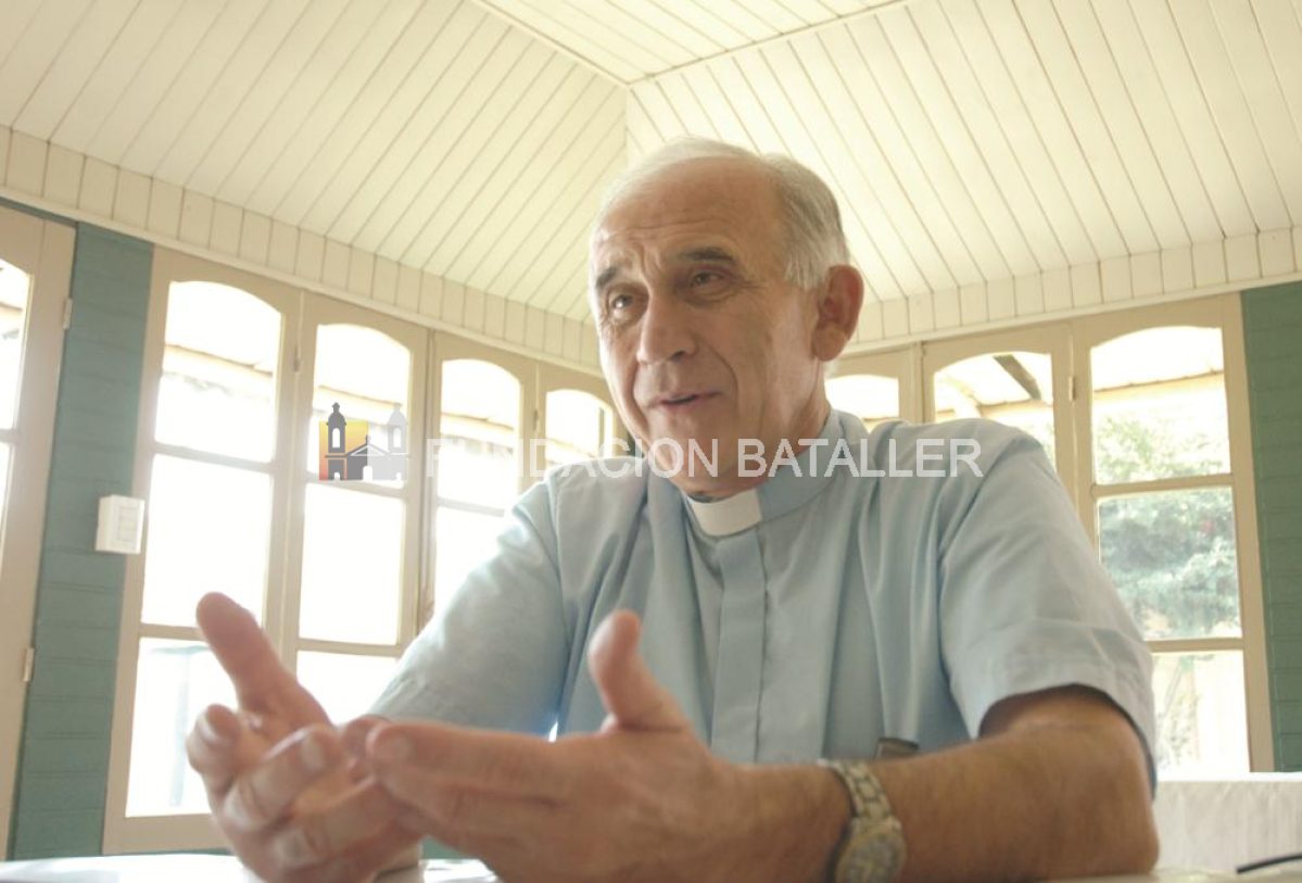 El Padre Paquito: "En la ruta se controla el ingreso de una manzana pero no de la droga"