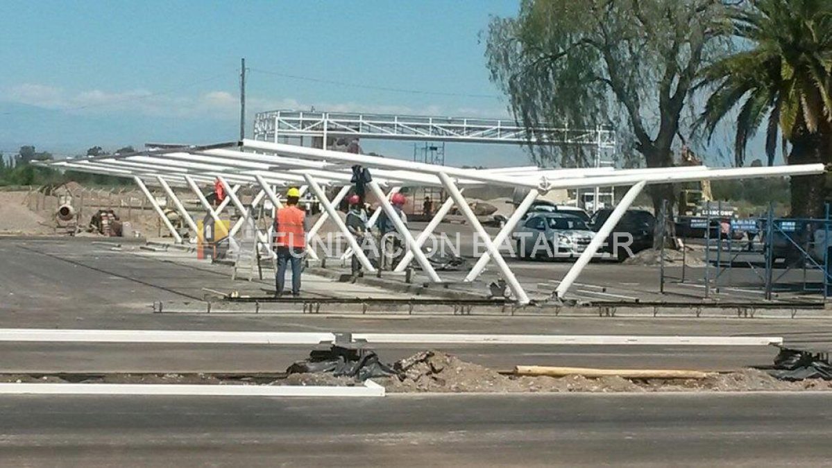 San Juan busca sumar rutas aéreas pero el aeropuerto no ayuda