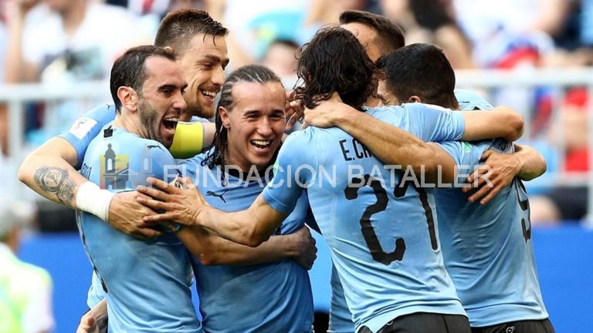 URUGUAY DERROTO A RUSIA POR 3 A 0 Y ES PRIMERO EN EL GRUPO