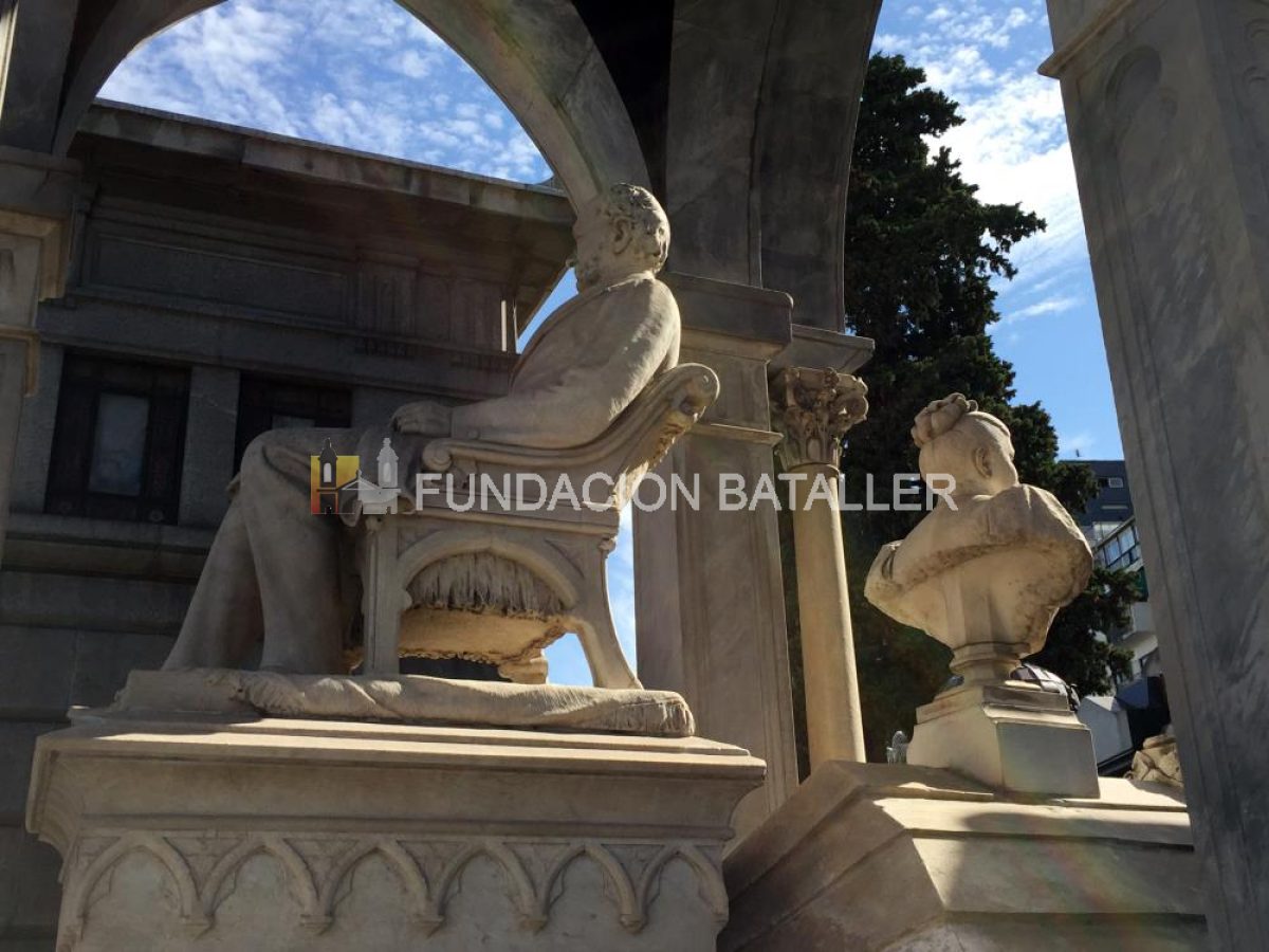 Insólitas historias que guarda el cementerio de la Recoleta