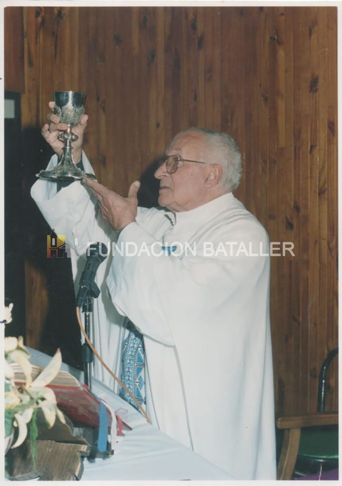 31 de marzo. En 2005 falleció el padre Ricardo Báez Laspiur.