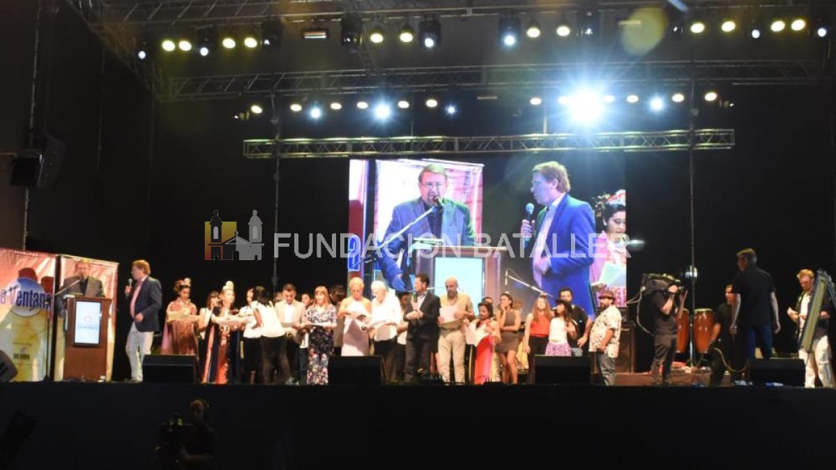 Andrea Coll, Ailin Valdez, Apto para consumo, Florencia Burela, Mateo Pintor y Ángeles Villavicencio a la gran final