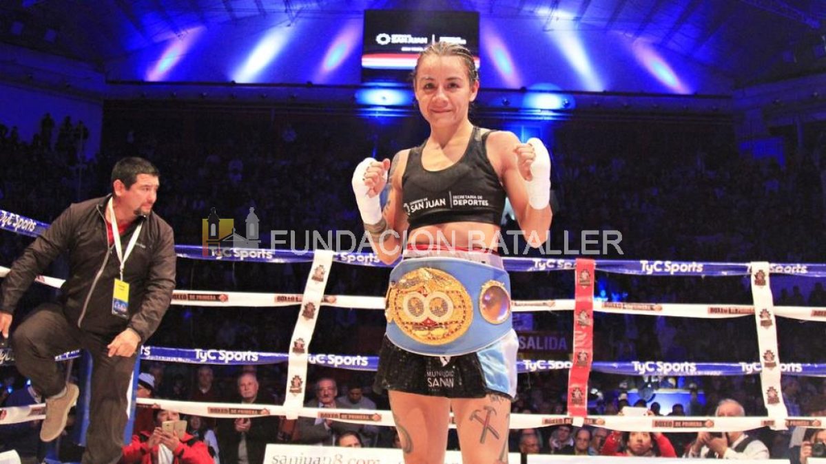 13 de mayo. Debut profesional en box de Cecilia Román