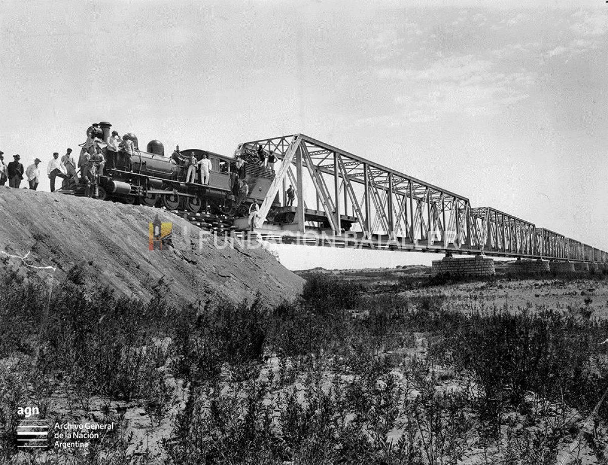7 de agosto. En 1910 se inaugura el Ferrocarril a Serrezuela