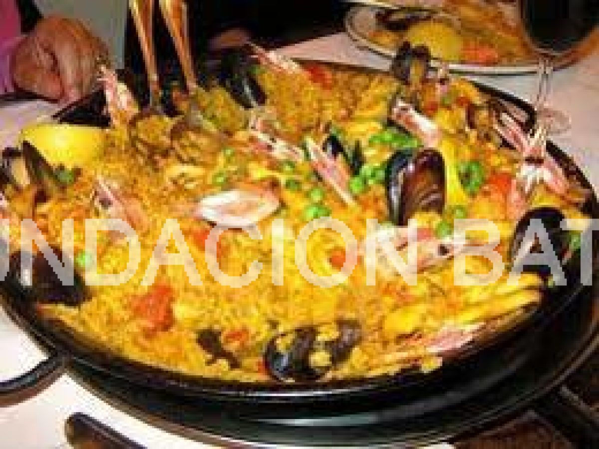 Paella valenciana tradicional