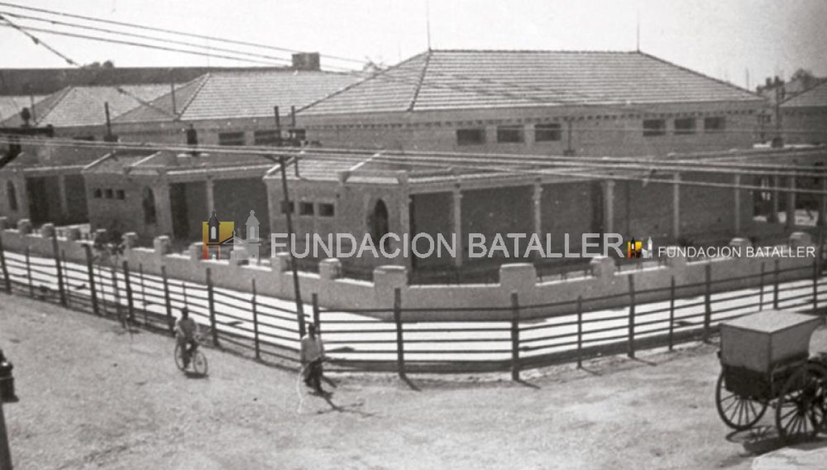15 de Marzo. En 1865 abre sus puertas el Colegio Nacional