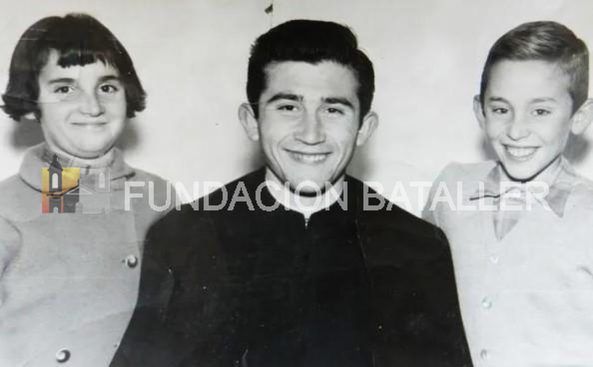El padre Paquito cumplió 79 años y habla de todo sin pelos en la lengua