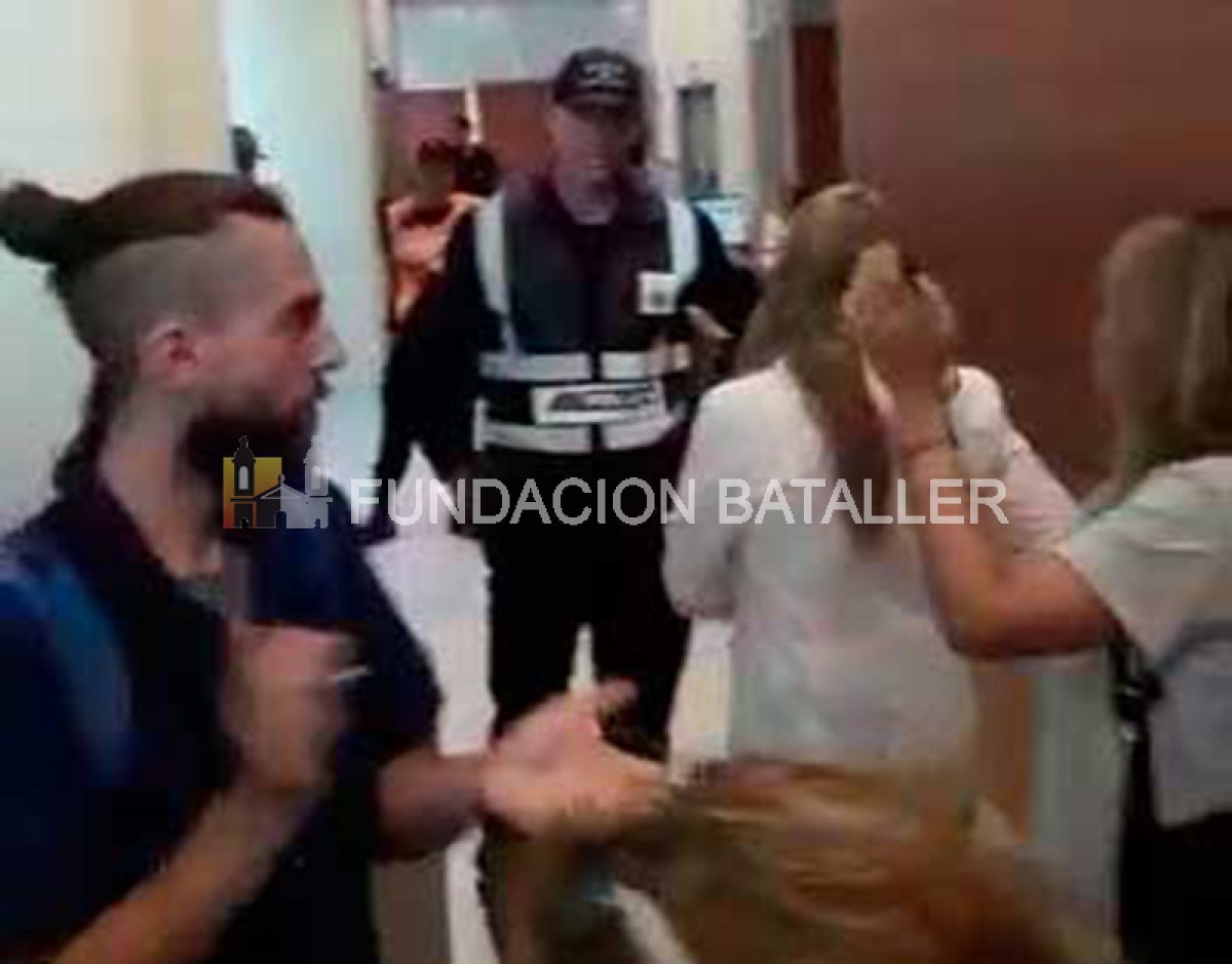 Autoconvocados vuelven a presionar para ser atendidos por la ministra Trincado