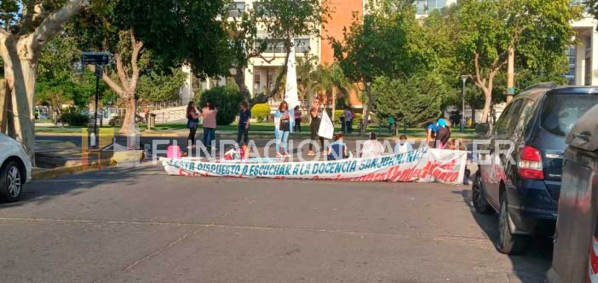 Caos vehícular por corte de estatales