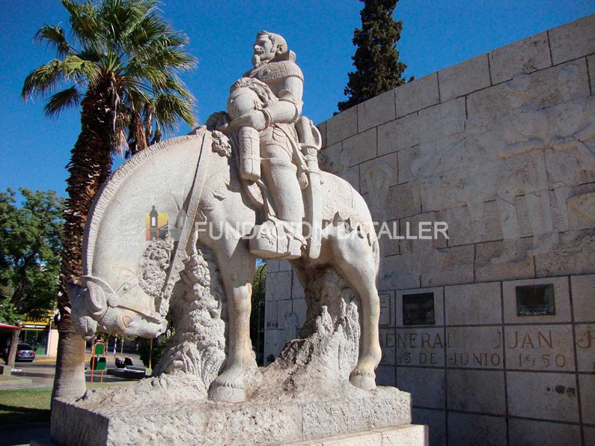 Breve análisis del Monumento a Juan Jufré de Miguel Ángel Sugo