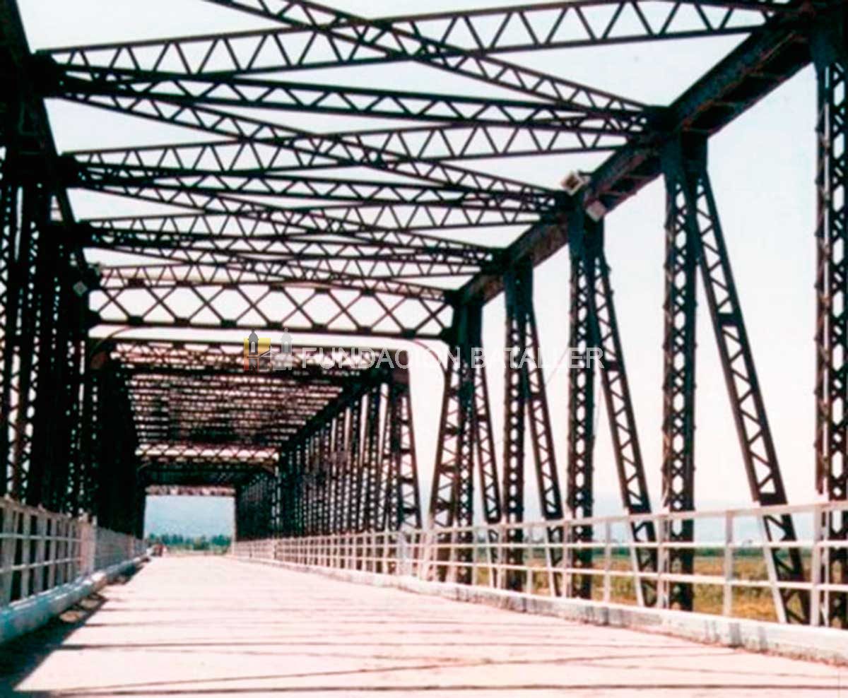 El puente de hierro que unía Caucete con la Capital a través de la ruta 20