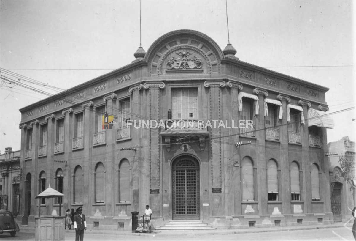Dos bancos en los años 30