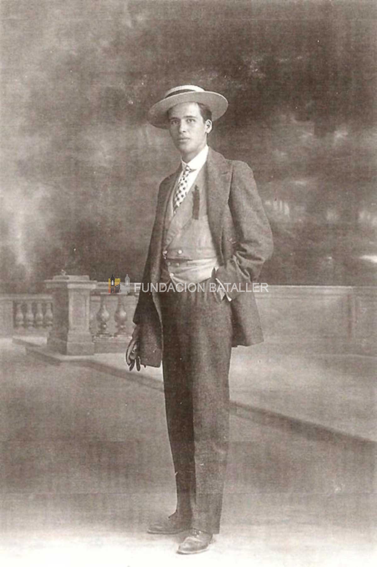 Guillermo Renato Aubone Scheroni. Una foto de estudio en 1910