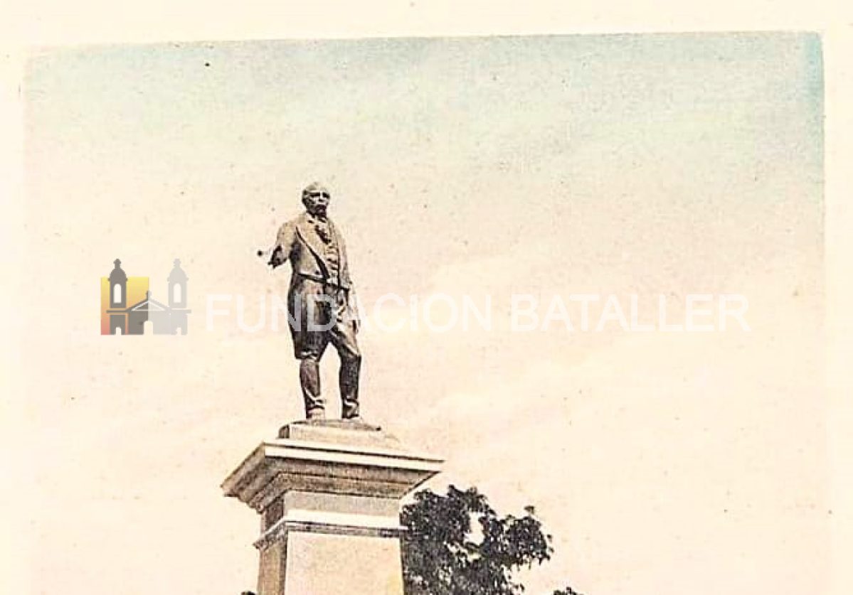 Inédita postal de la estatua del doctor Francisco Narciso de Laprida