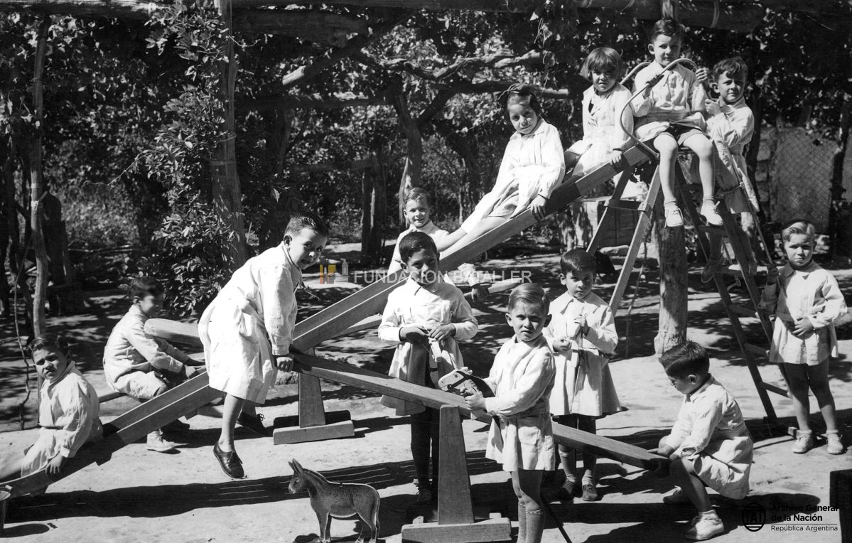 Alumnos de un jardín de Jáchal de 1937