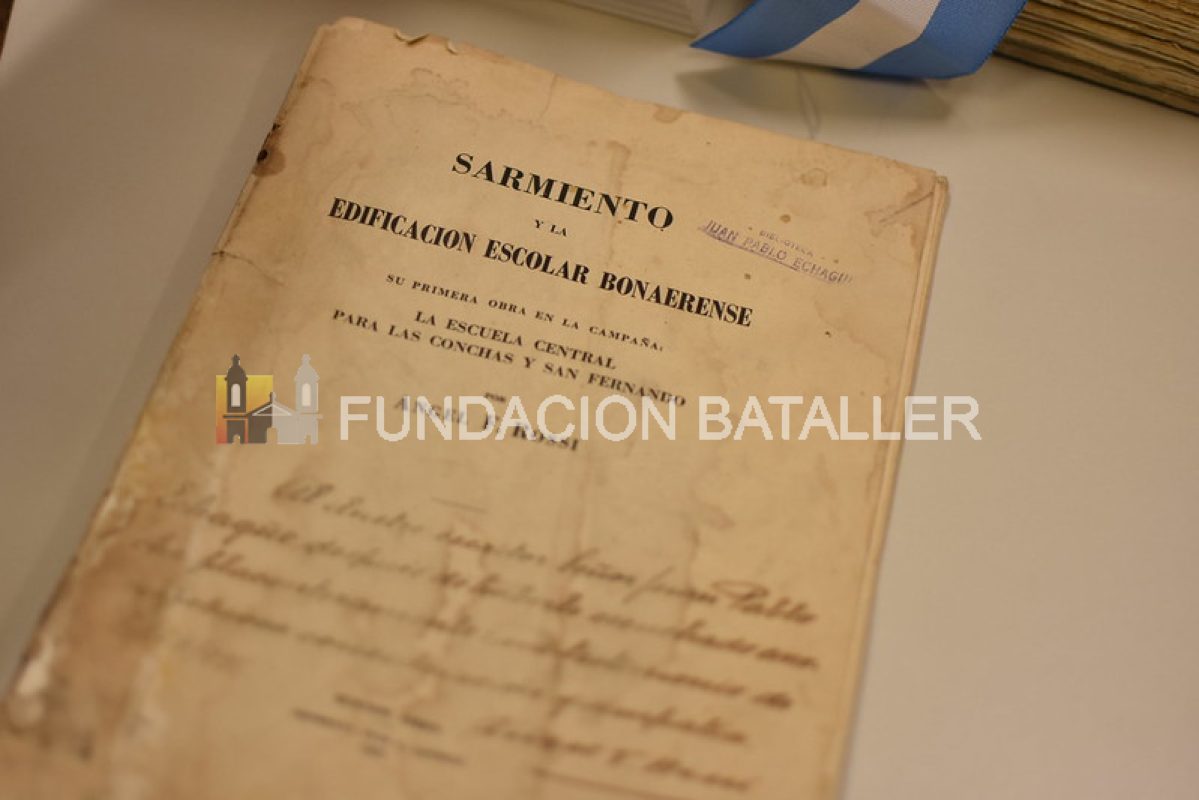 El histórico material que atesora el Archivo de la Provincia sobre Sarmiento