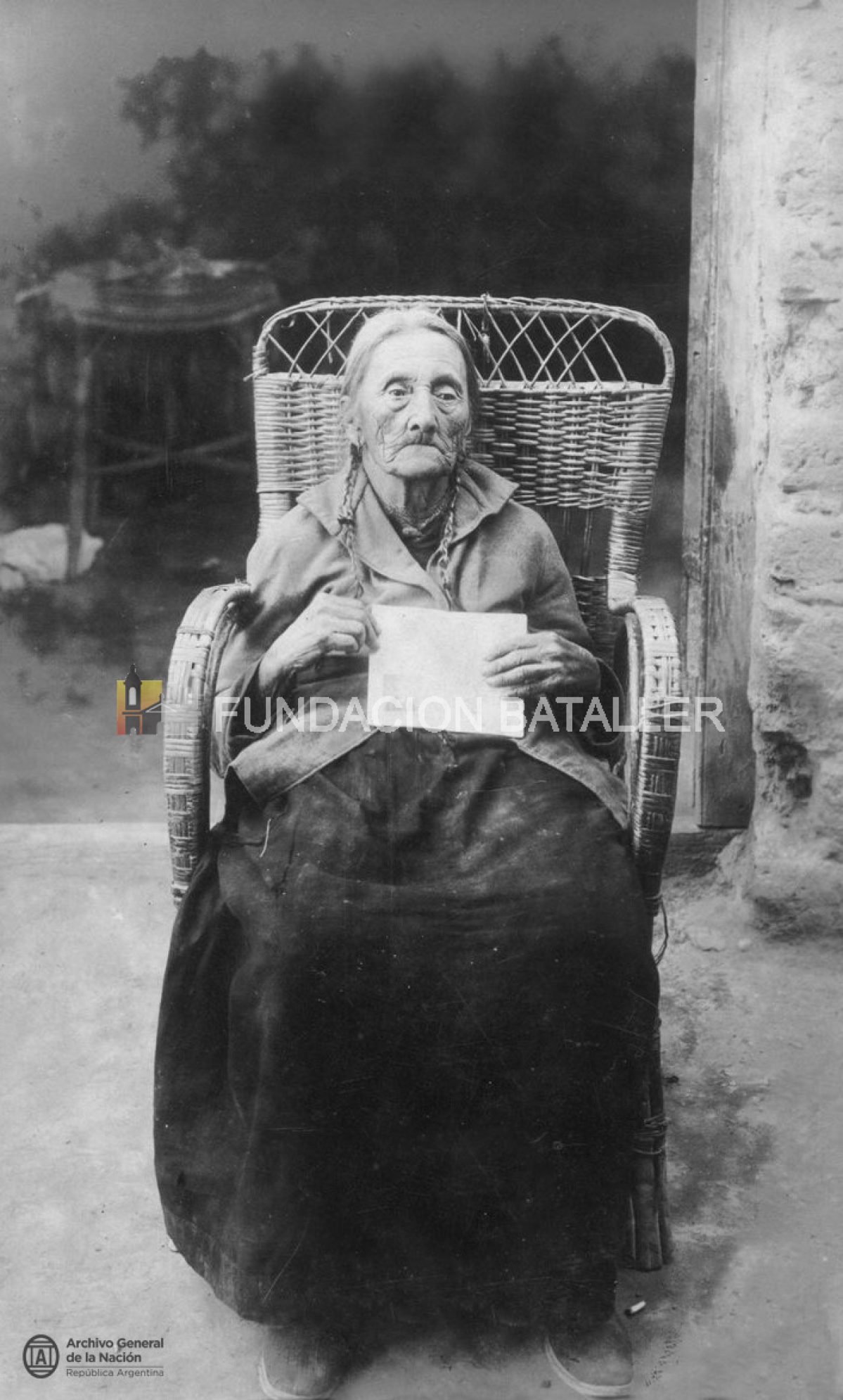 Petrona Gómez votando en 1936