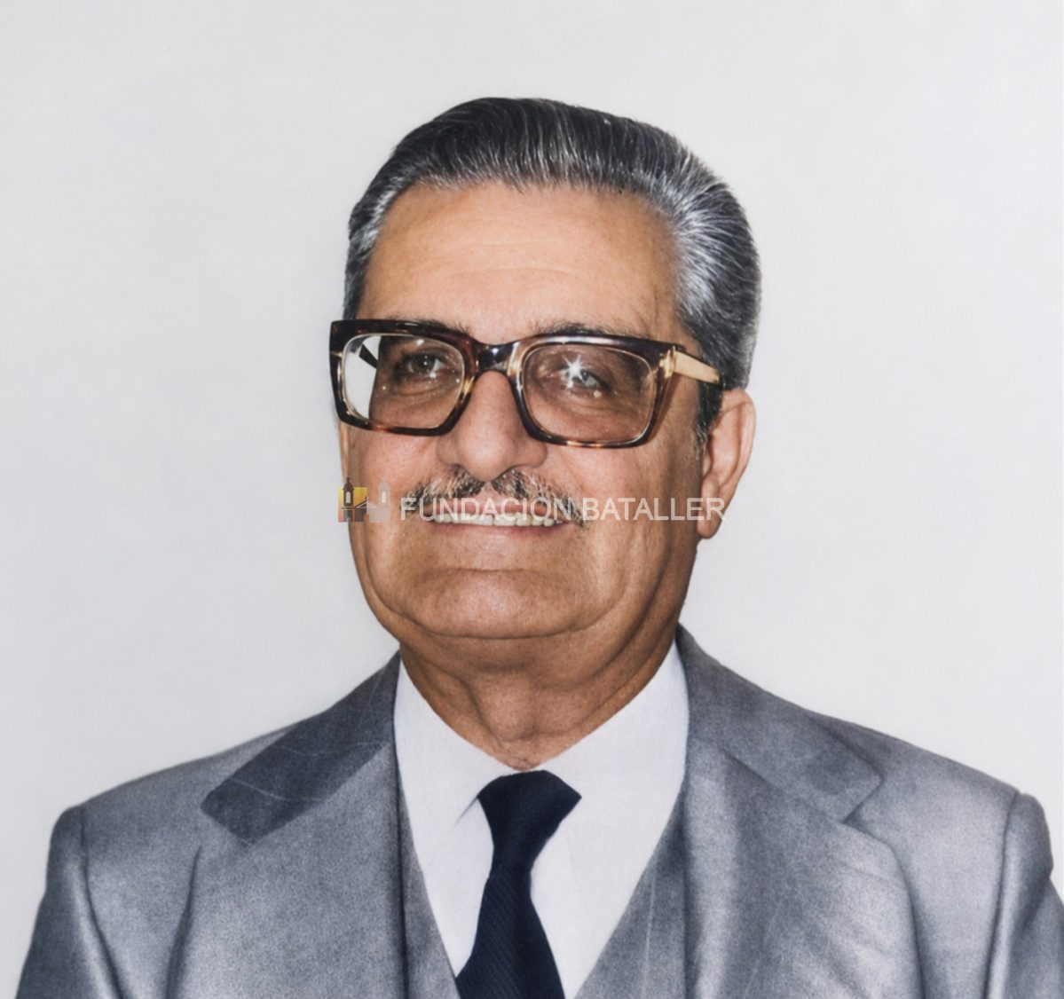 El hombre detrás del nombre
