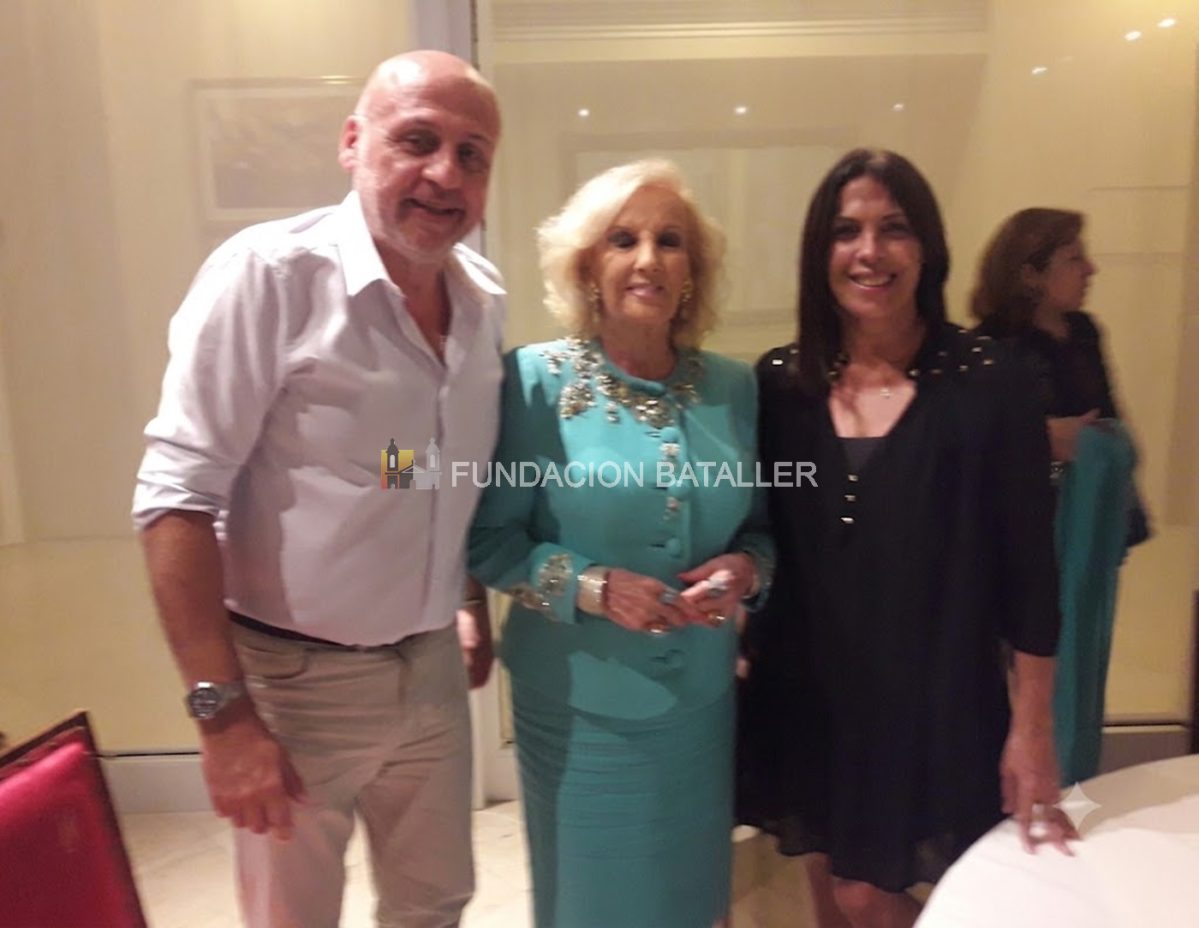 José Domingo Petracchini y su esposa Marisa Edith Palacios junto a la actriz y conductora Mirtha Legrand