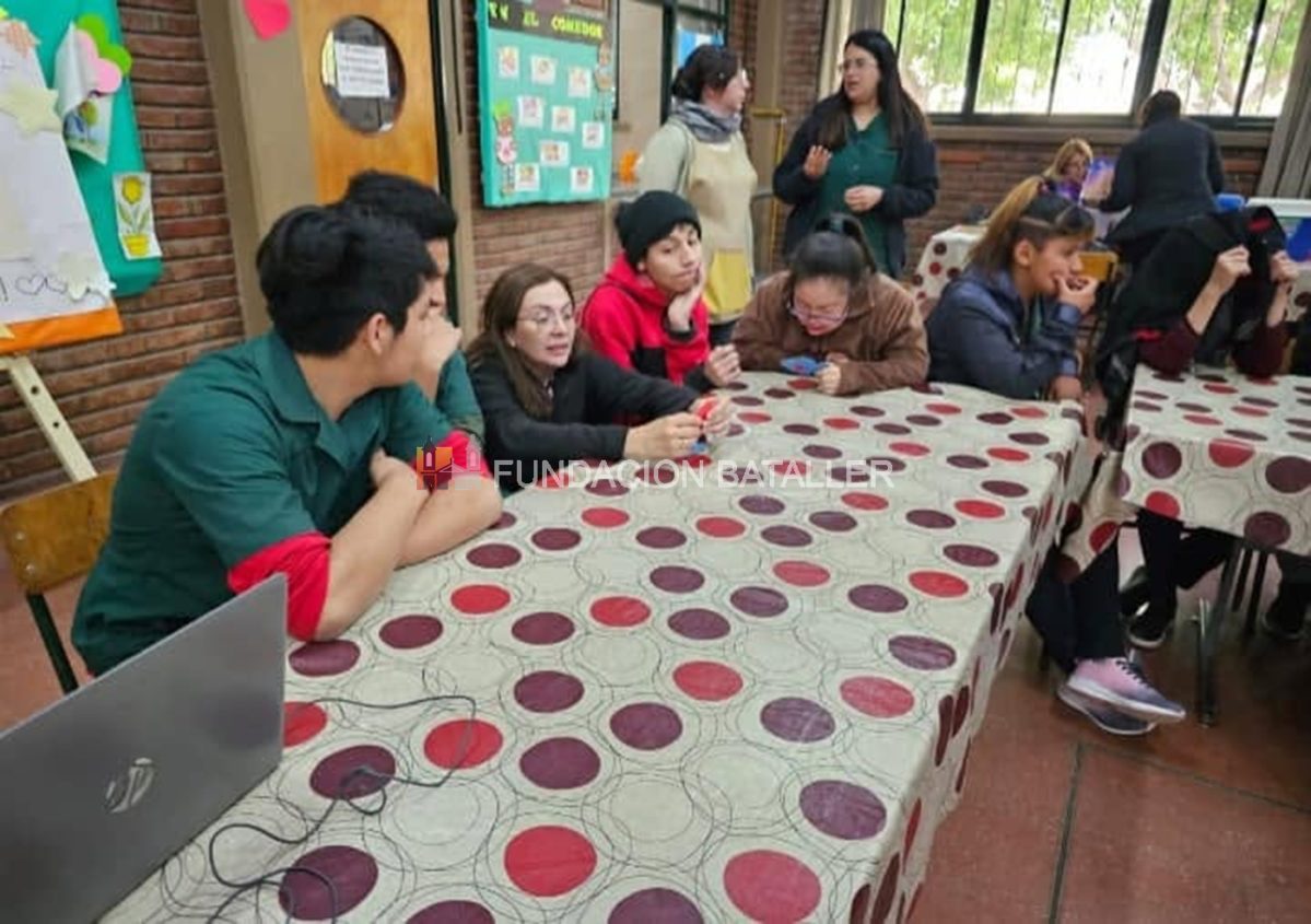 Alumnos de la Escuela de Educación Especial José Terry en una de las aulas del establecimiento
