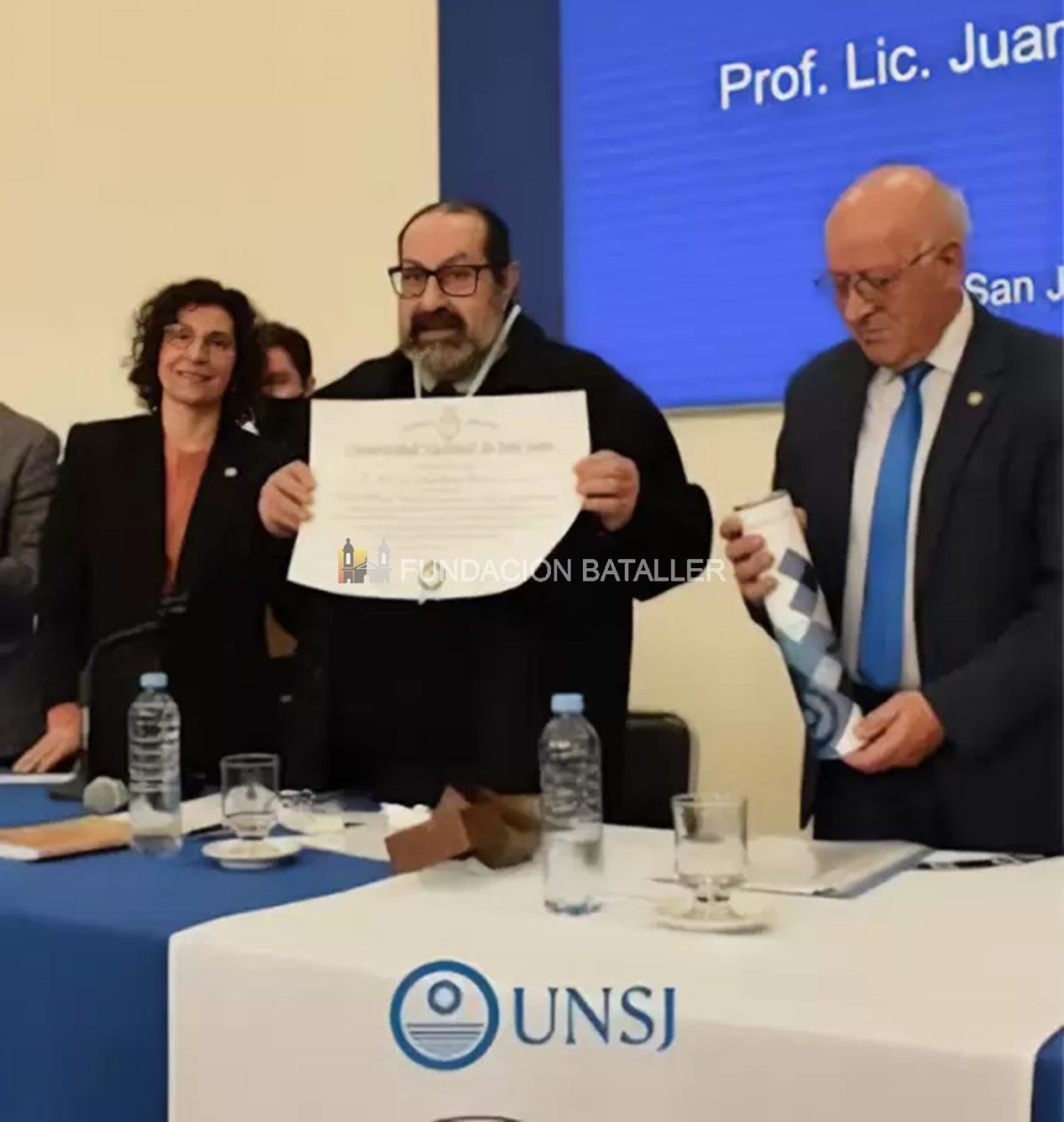El día que Eduardo Peñafort fue declarado Doctor Honoris Causa por la Universidad Nacional de San Juan