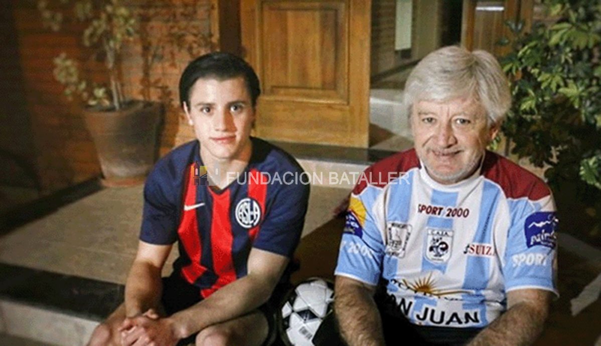 En esta foto de Tiempo de San Juan Roquiño Mallea recordó su paso por la selección de Menotti el día que su hijo fue convocado por Pablo Aimar.