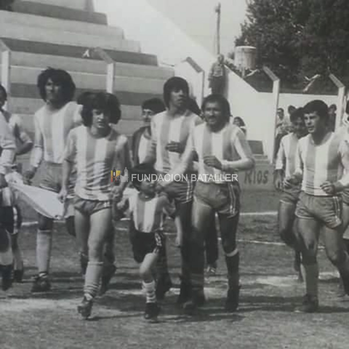 En la foto se puede observar a Roberto Mallea cuando integraba el plantel del Club Atlético Alianza, del que después fue president.