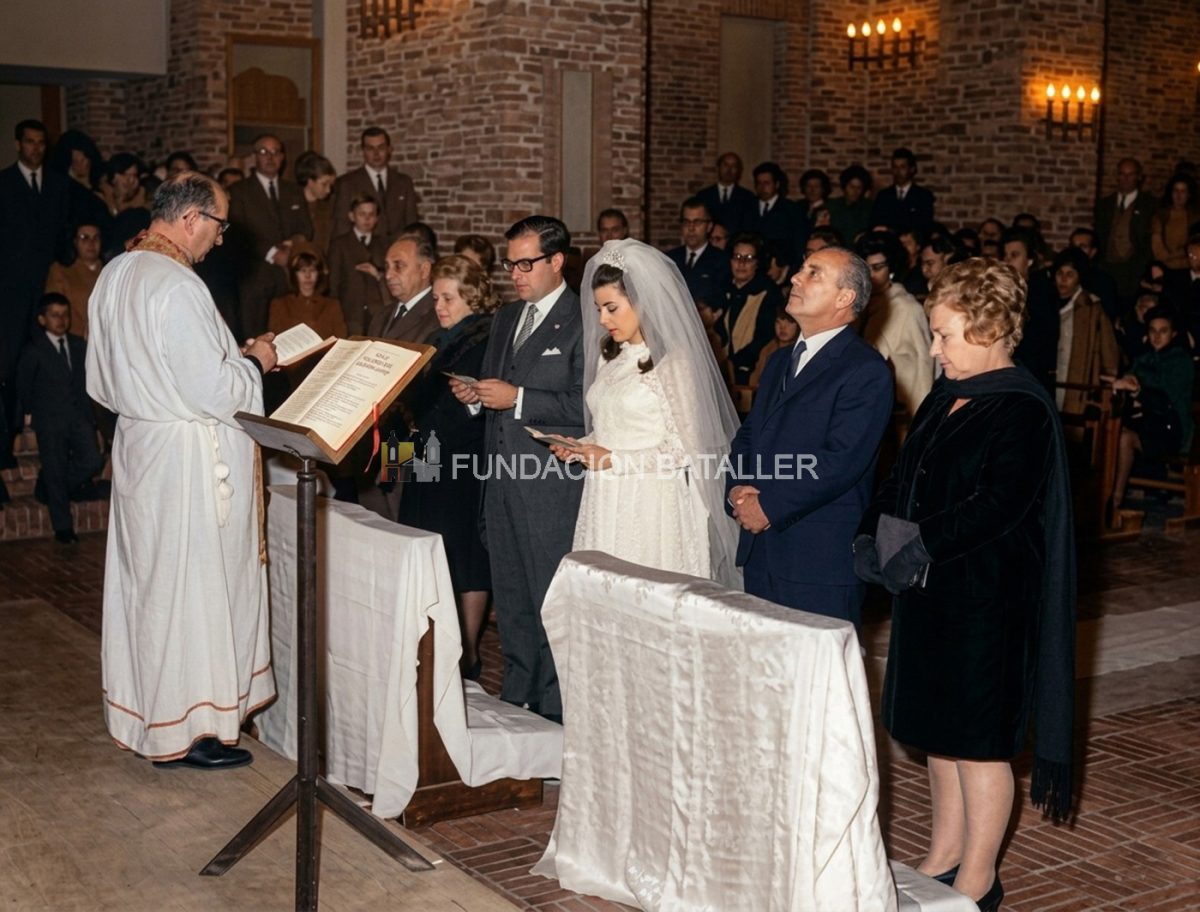 Este es una de las ceremonias que se realizaron en la cripta de la Iglesia Catedral, mientras se construía la parte superior. El 9 de julio de 1970 se celebró, en la Cripta de la Iglesia Catedral, el enlace de Beatriz Teresita Zapata y Wbaldino Acosta.