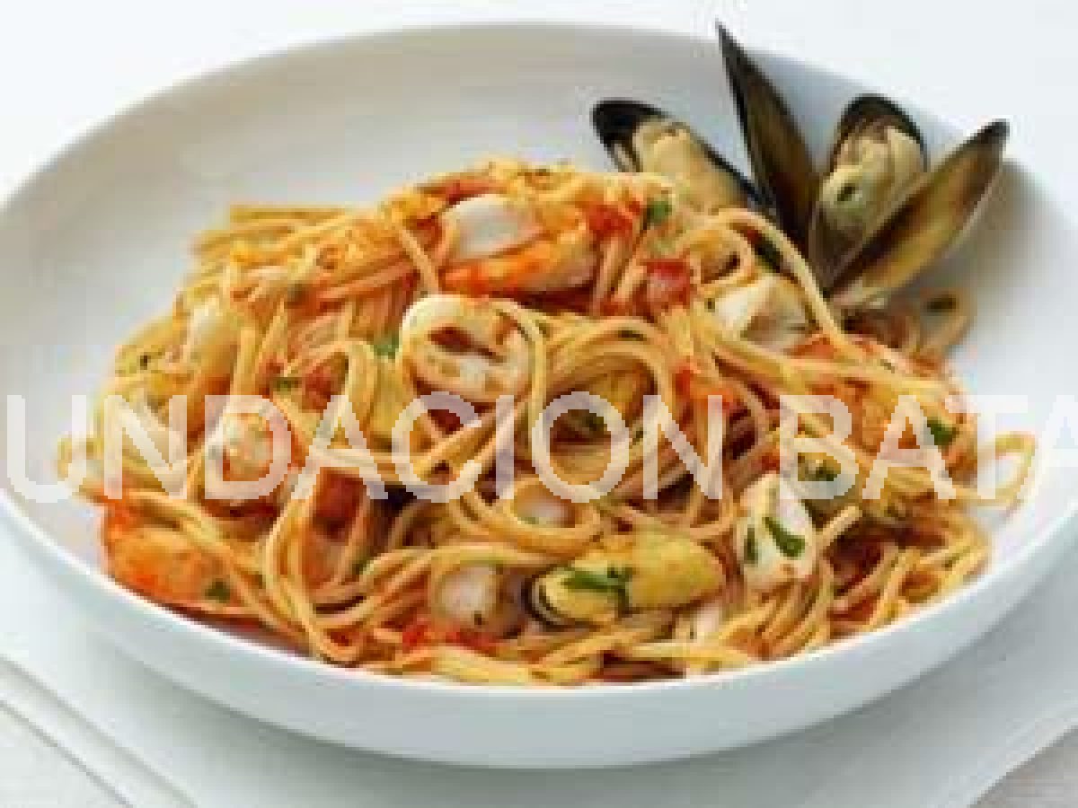 Spaghetti con fruti di mari (con frutos de mar)