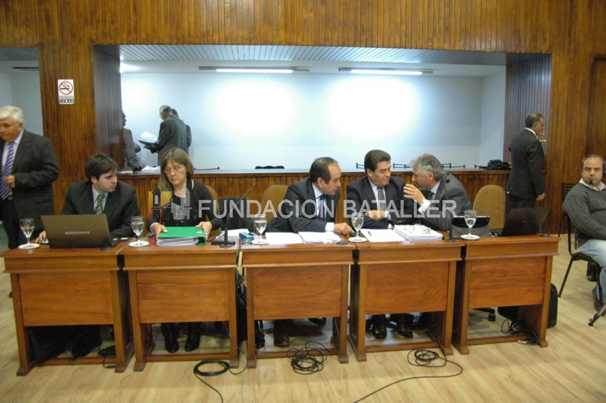 Cuestionaron que la defensa tenga tres abogados
