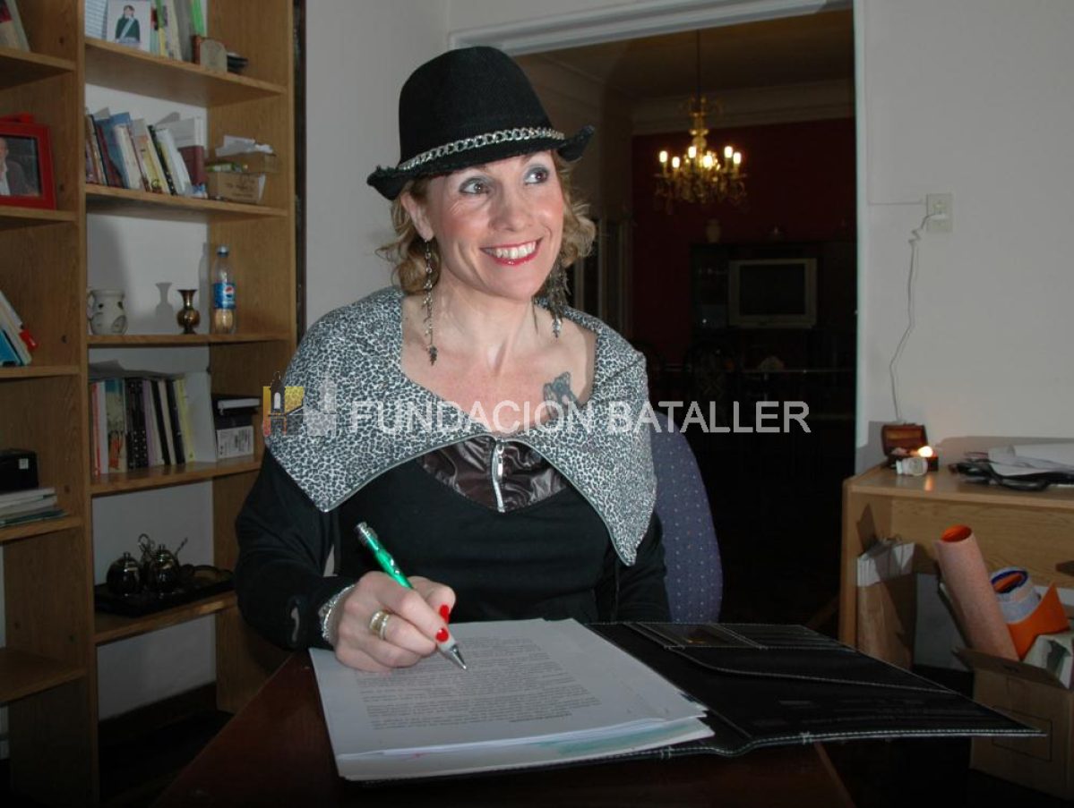 Alejandra Araya presenta su libro “Miradas”