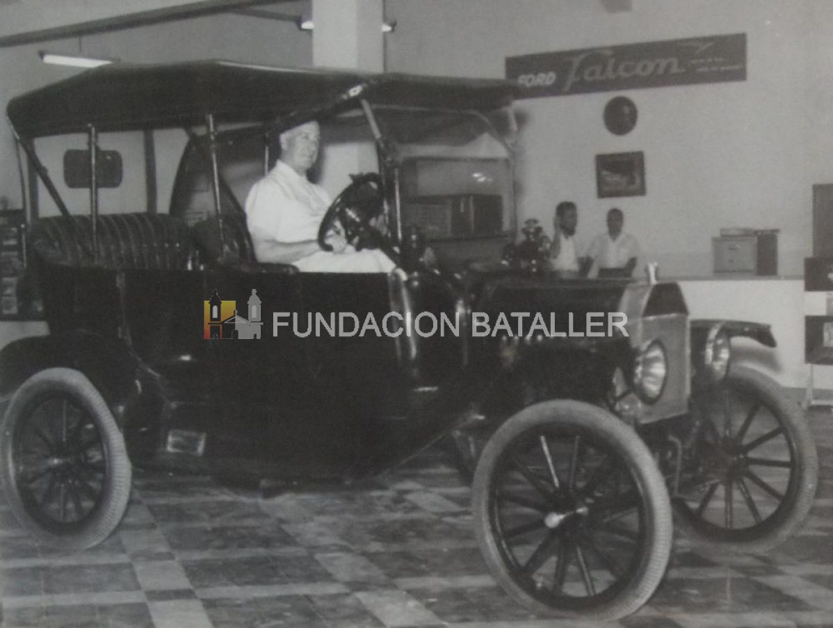 Alberto J. Castilla. El hombre que cambió los caballos por los autos y los aviones