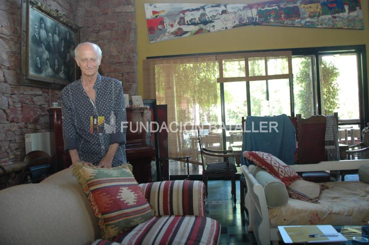 Eduardo Bustelo : "La democracia requiere ser repensada"