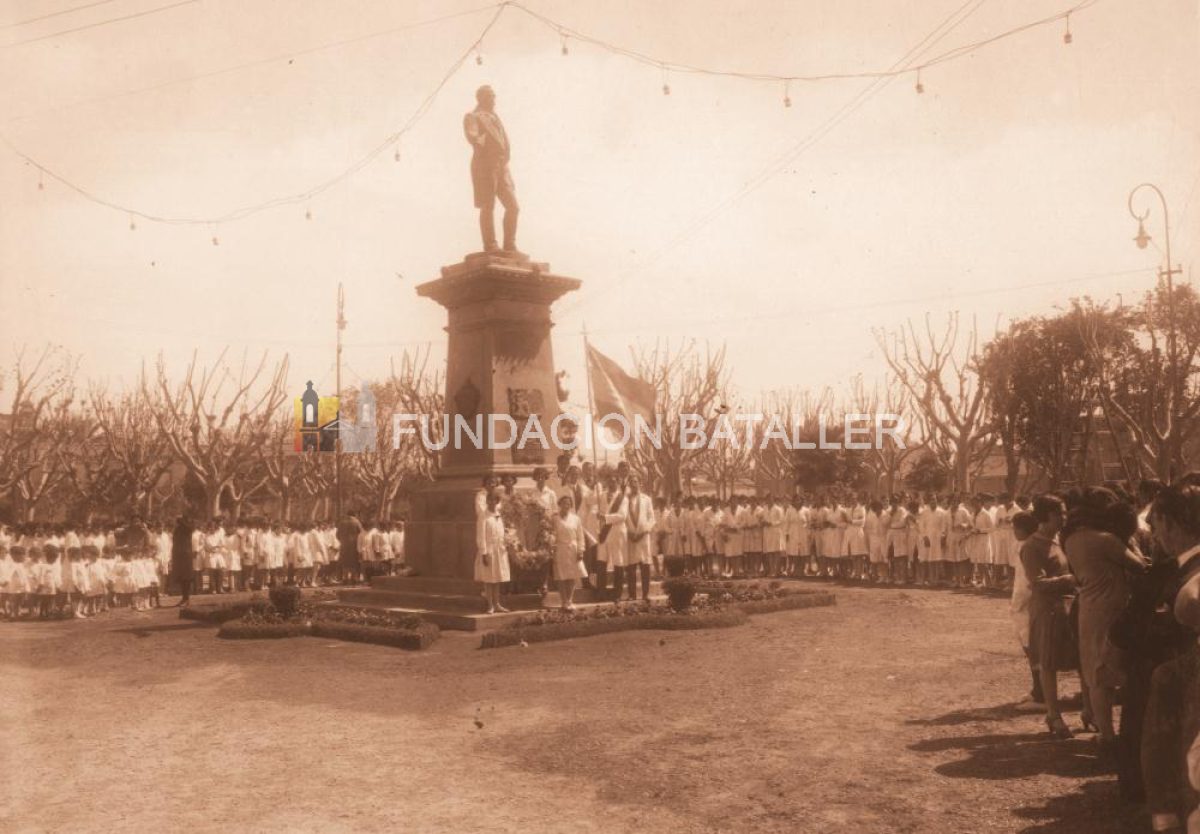 25 de septiembre. En 1904 se inaugura la estatua a Laprida