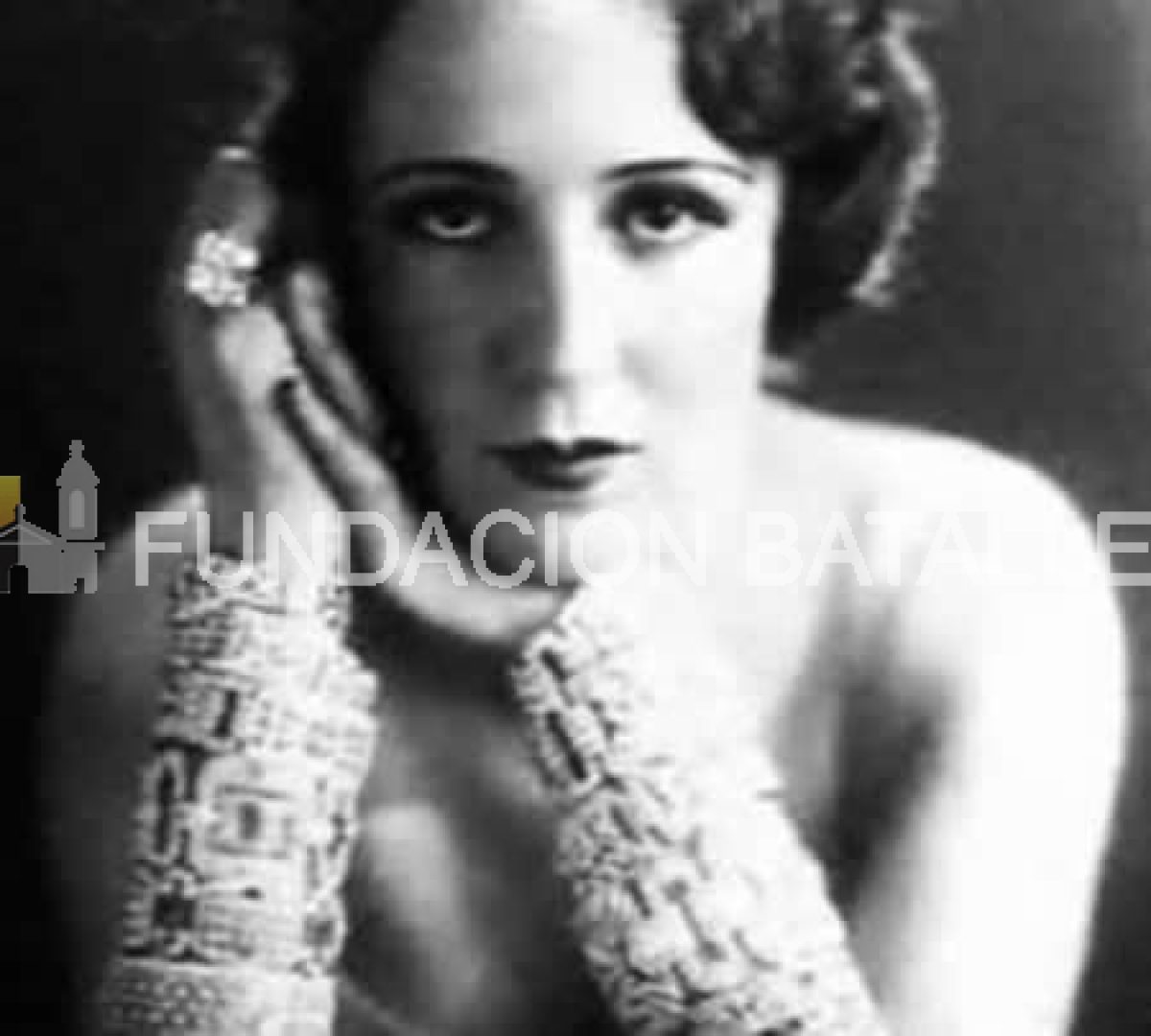 Myriam Stefford. La historia de la aviadora que cayó en Caucete