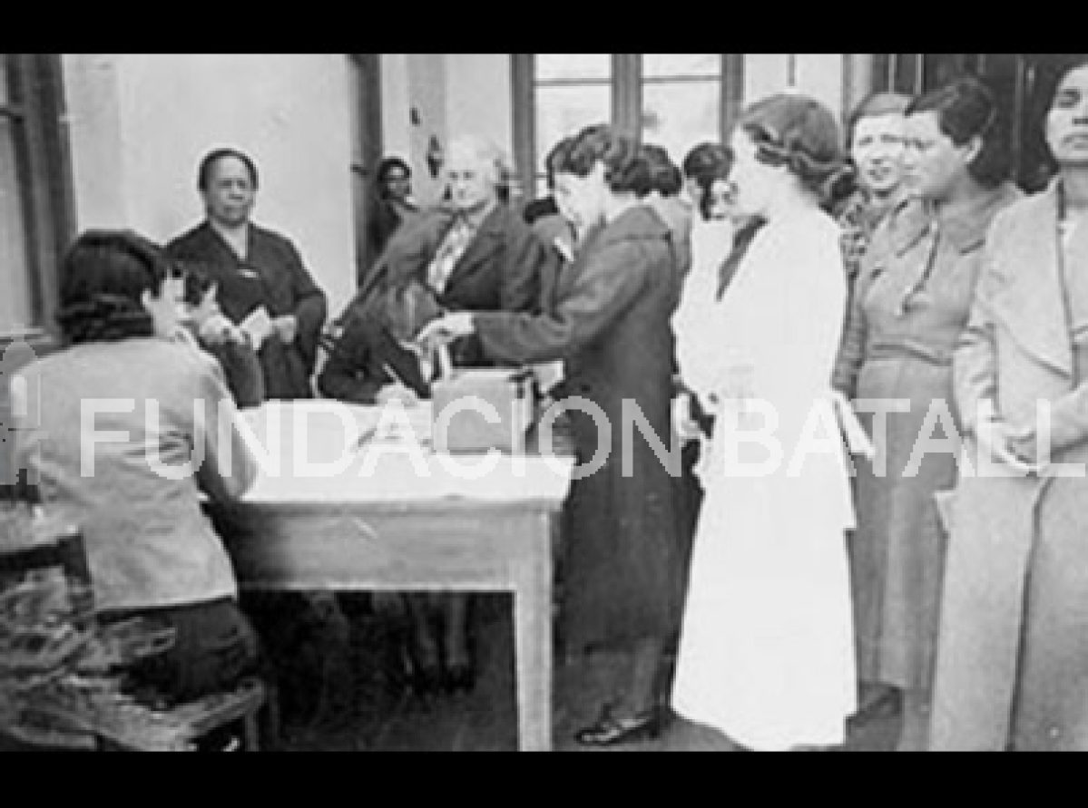 8 de Abril. 1928 las mujeres votan por primera vez