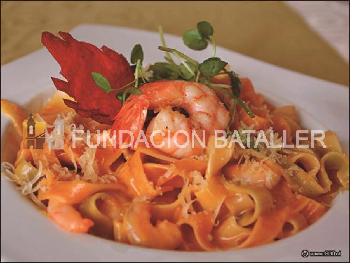 Fettucine con salsa de camarones por Guido Romero Delgado