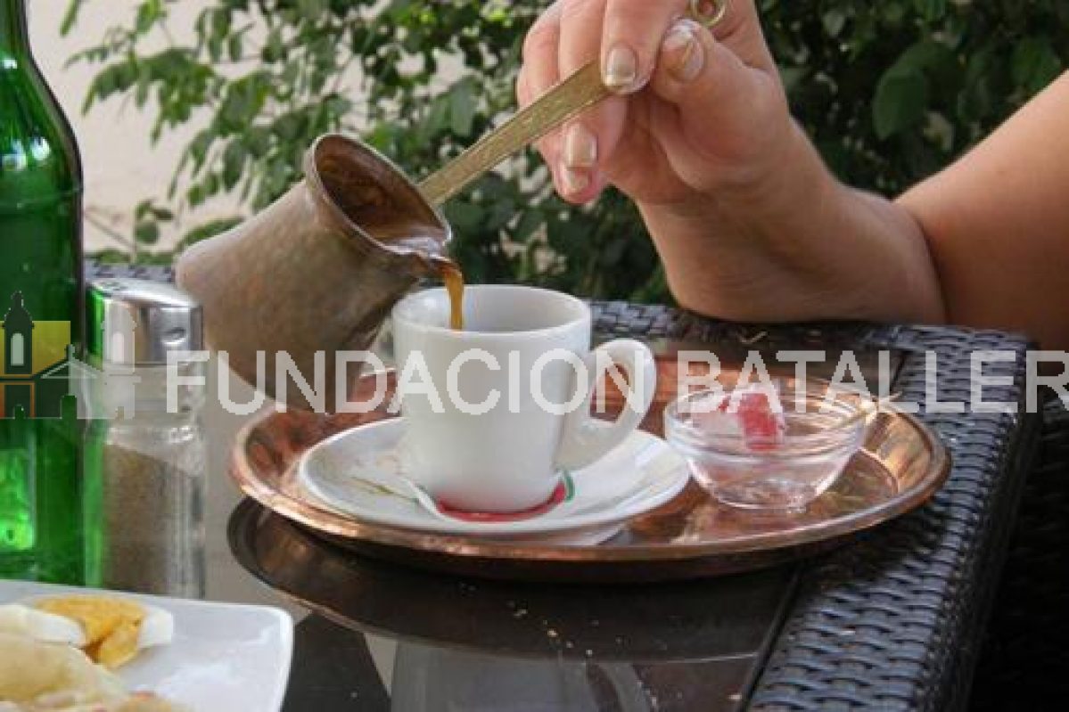 Café a la turca (Cashué)    Por: Afifa Máttar de Kálejman