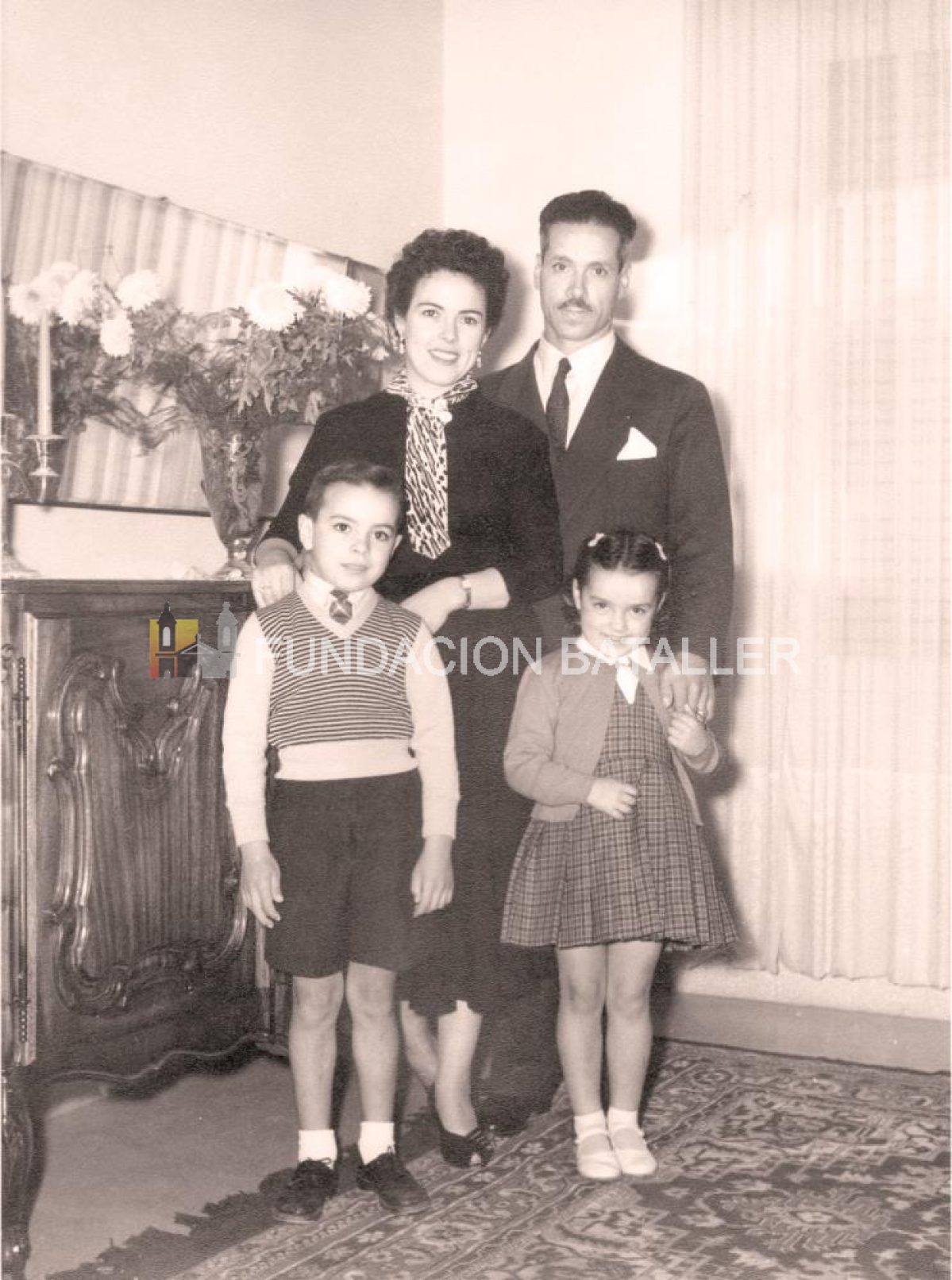 1955- Ana María Oro junto a sus padres
